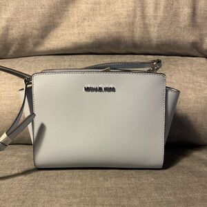 NWT MICHAEL KORS Selma Saffiano
Crossbody Bag